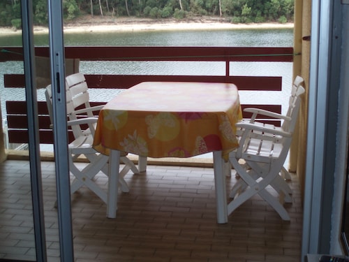 Appartement face lac marin a 1.5 km de l'ocean FR5KKC83