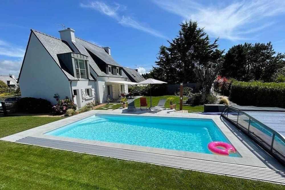 BEACH 150 m, villa in Concarneau, LE CABELLOU, southern exposure, enclosed garden 1000m2