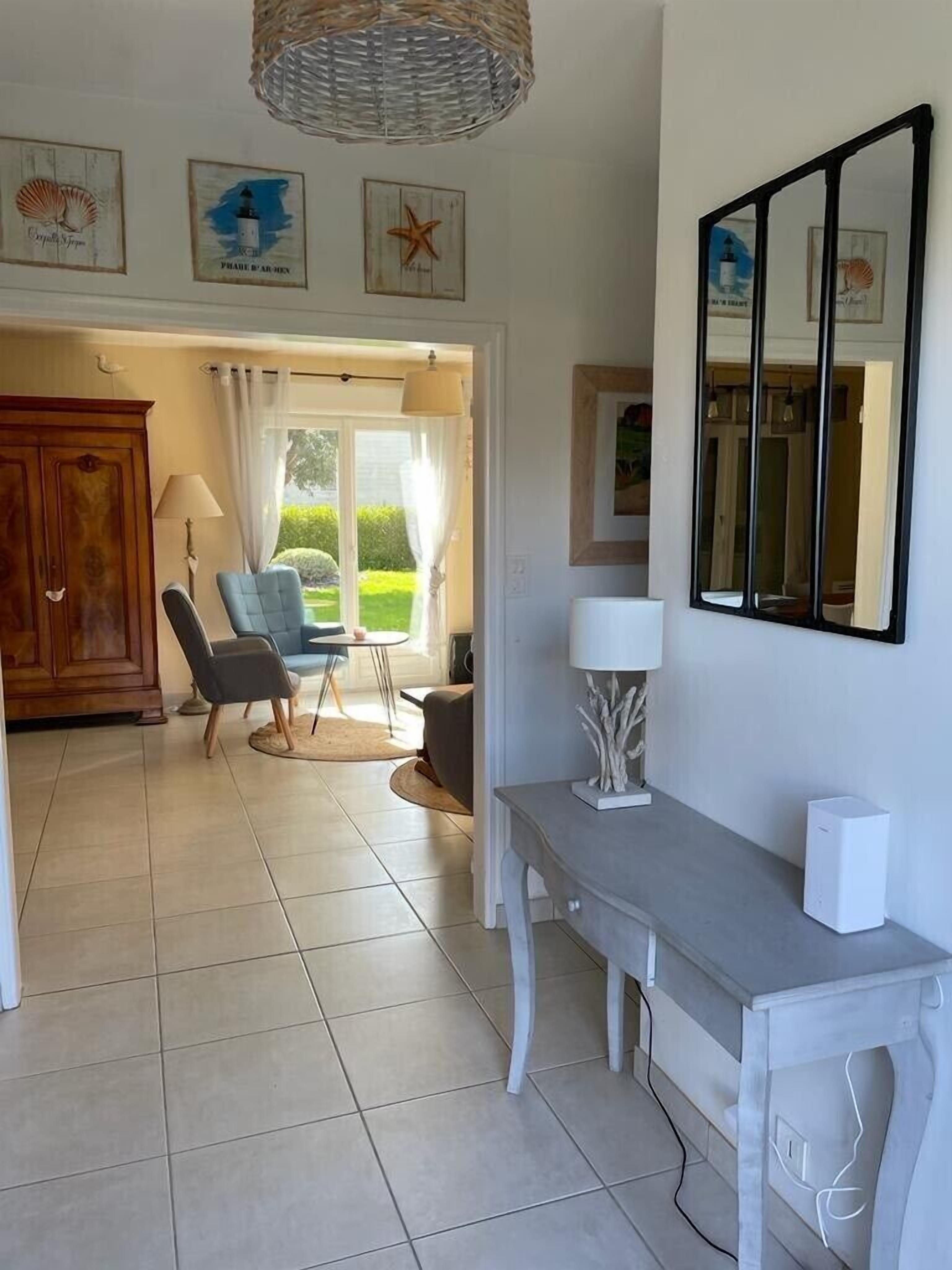 BEACH 150 m, villa in Concarneau, LE CABELLOU, southern exposure, enclosed garden 1000m2