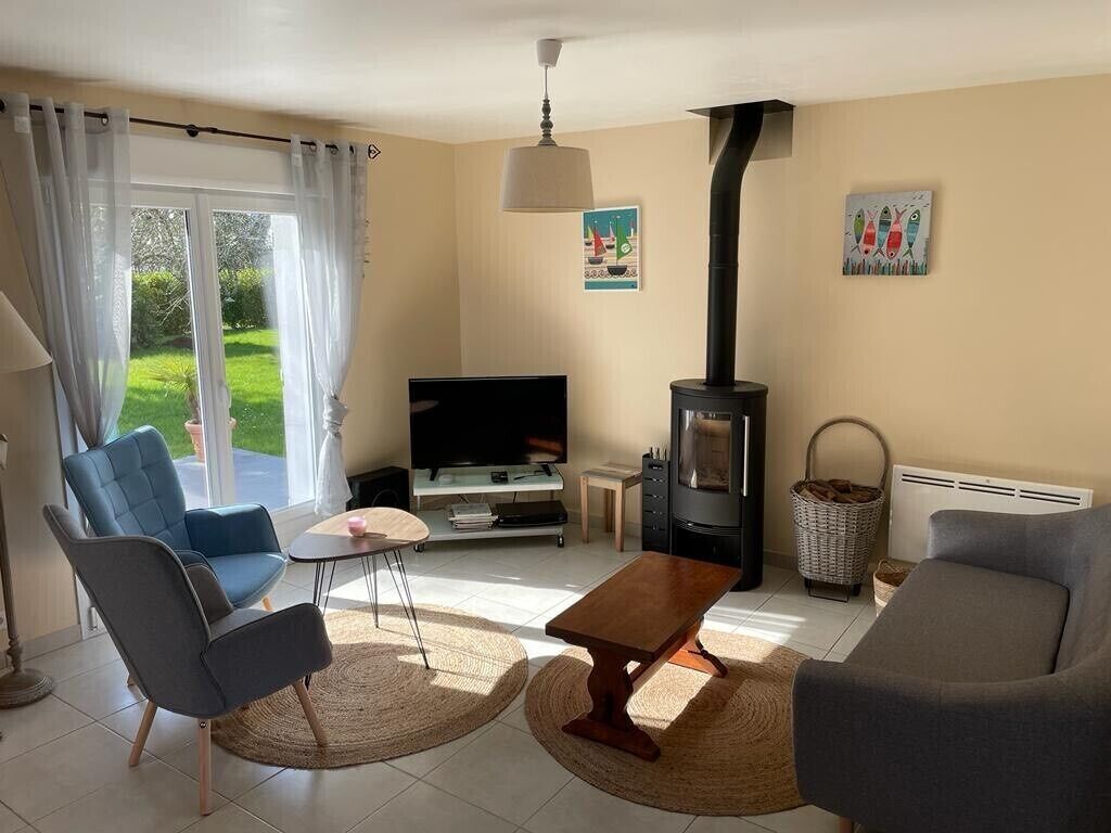 BEACH 150 m, villa in Concarneau, LE CABELLOU, southern exposure, enclosed garden 1000m2