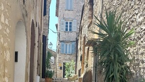 Property grounds - Luxury single-storey Villa on French Riviera , View & heated swimming pool (ST PAUL DE VENCE)