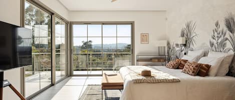 4 Schlafzimmer, Zimmersafe, Schreibtisch, Bügeleisen/Bügelbrett