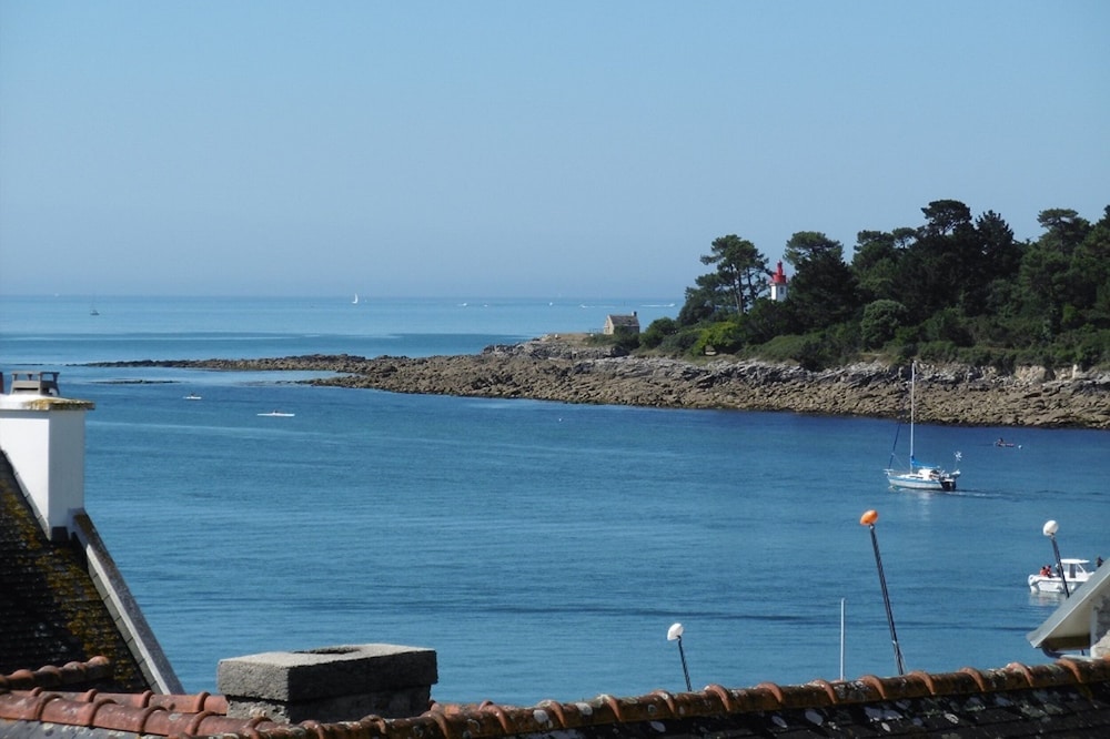Charming duplex apartment for 5 people by the sea in Benodet, heated pool
