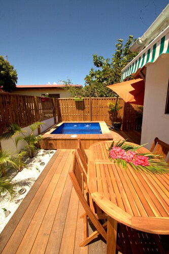 Nice F2 with terrace and private pool