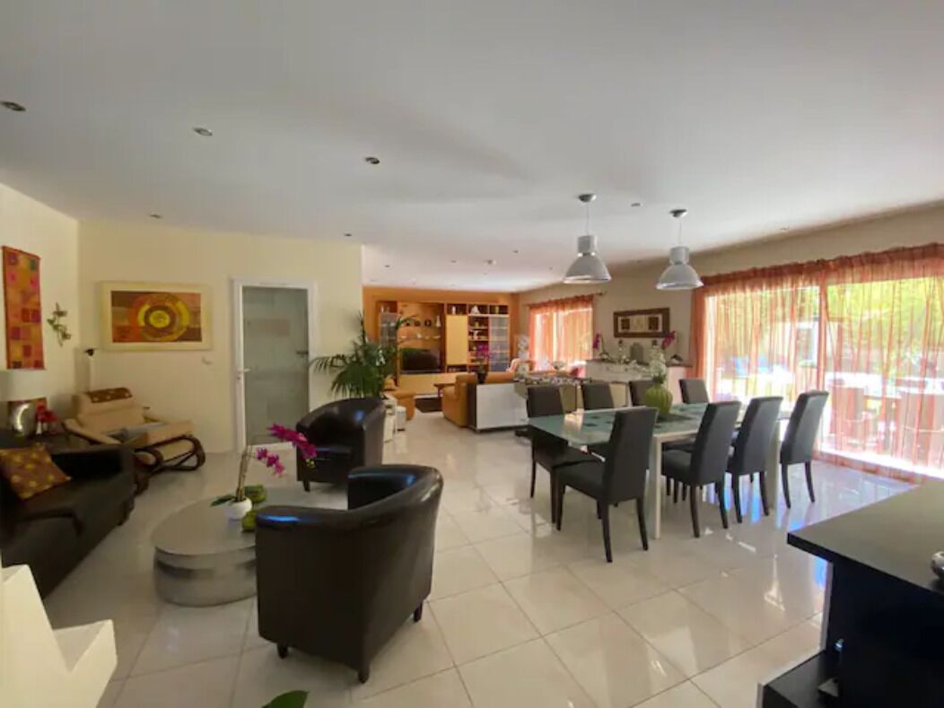Ruhige Villa Spa 6 Plätze Strand 10 'Zu Fuß Beheiztes Schwimmbad Golf In Der Näh - Le Castellet