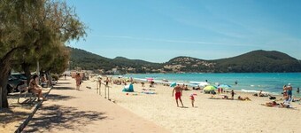 Quiet villa Beach 10' walk Outdoor SPA Heated pool Boules court