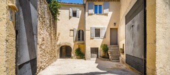 Dorfhaus aus dem 17. Jahrhundert mit Pool, Luberon Provence
