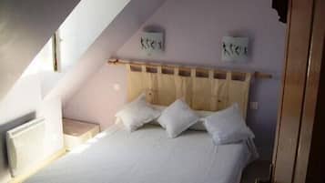 4 chambres, fer et planche Ă  repasser, lit parapluie