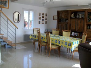 Dining - L¥Escapade, rental on the Groix island (Groix)