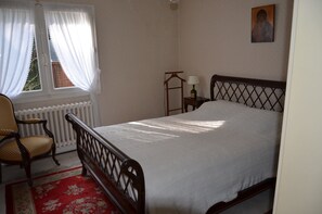 5 soverom, skrivebord, strykejern/-brett og wi-fi