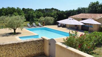 Piscine extérieure
