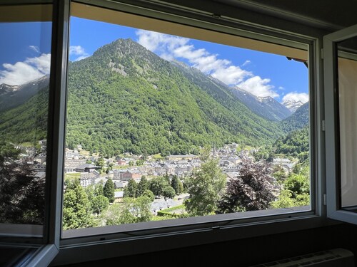 Sur les hauteurs de Cauterets, 2 chambres 5 pers.