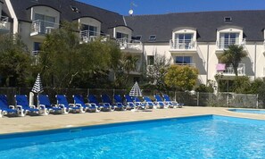 Outdoor pool, a heated pool - Apartment T3 Residence with swimming pool 150 m Beg-Meil Fouesnant beach (Fouesnant)