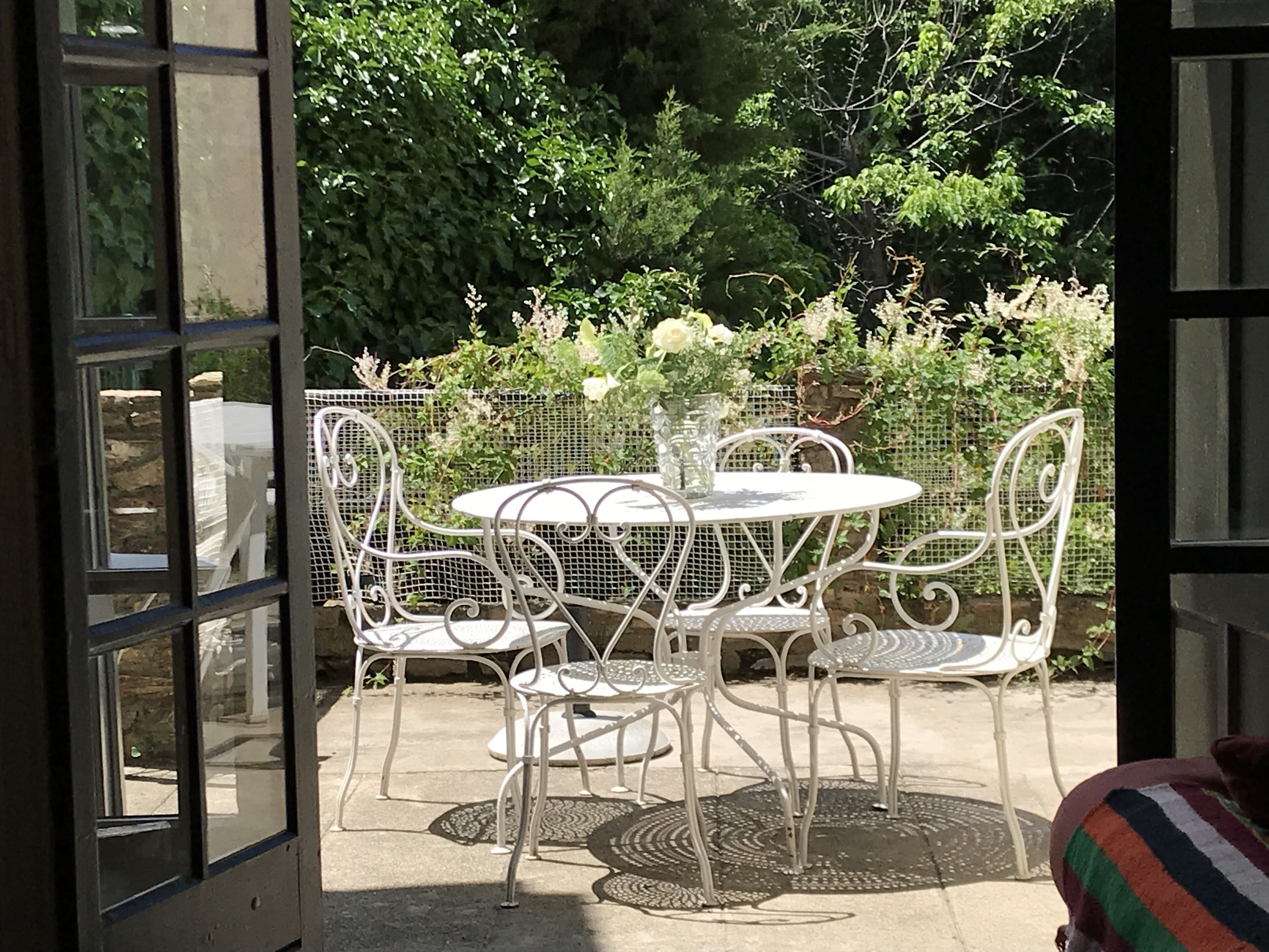 屋外ダイニングエリア