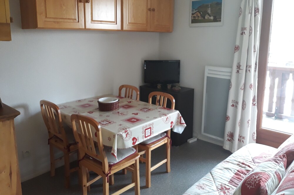 Savoyard cozy studio with 5 sleeping places in Onnion
