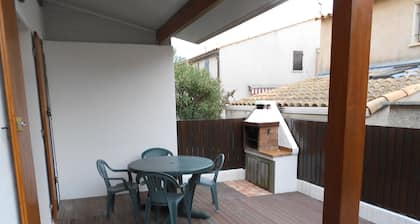 Marseillan-plage F2 climatisé grande terrasse 5 pers prés mer/commerces