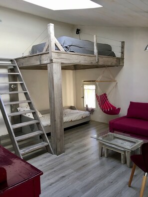 1 chambre, bureau, fer et planche à repasser, Wi-Fi