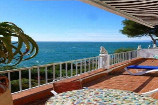 1ere ligne vue imprenable et grande terrasse
