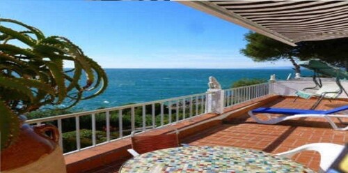 Apartment / house 1st line sea view cap salou
