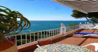 Apartment / house 1st line sea view cap salou