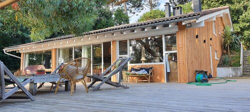 Beautiful villa at l'Herbe, large terrace in the trees, ideal for families of up to 10 people