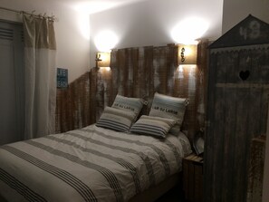 5 habitaciones, tabla de planchar con plancha y wifi