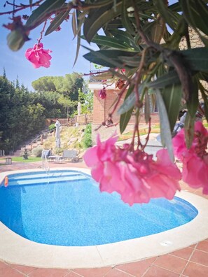 Pool -  Beautiful apartment in villa with pool and garden  (Cabrils)