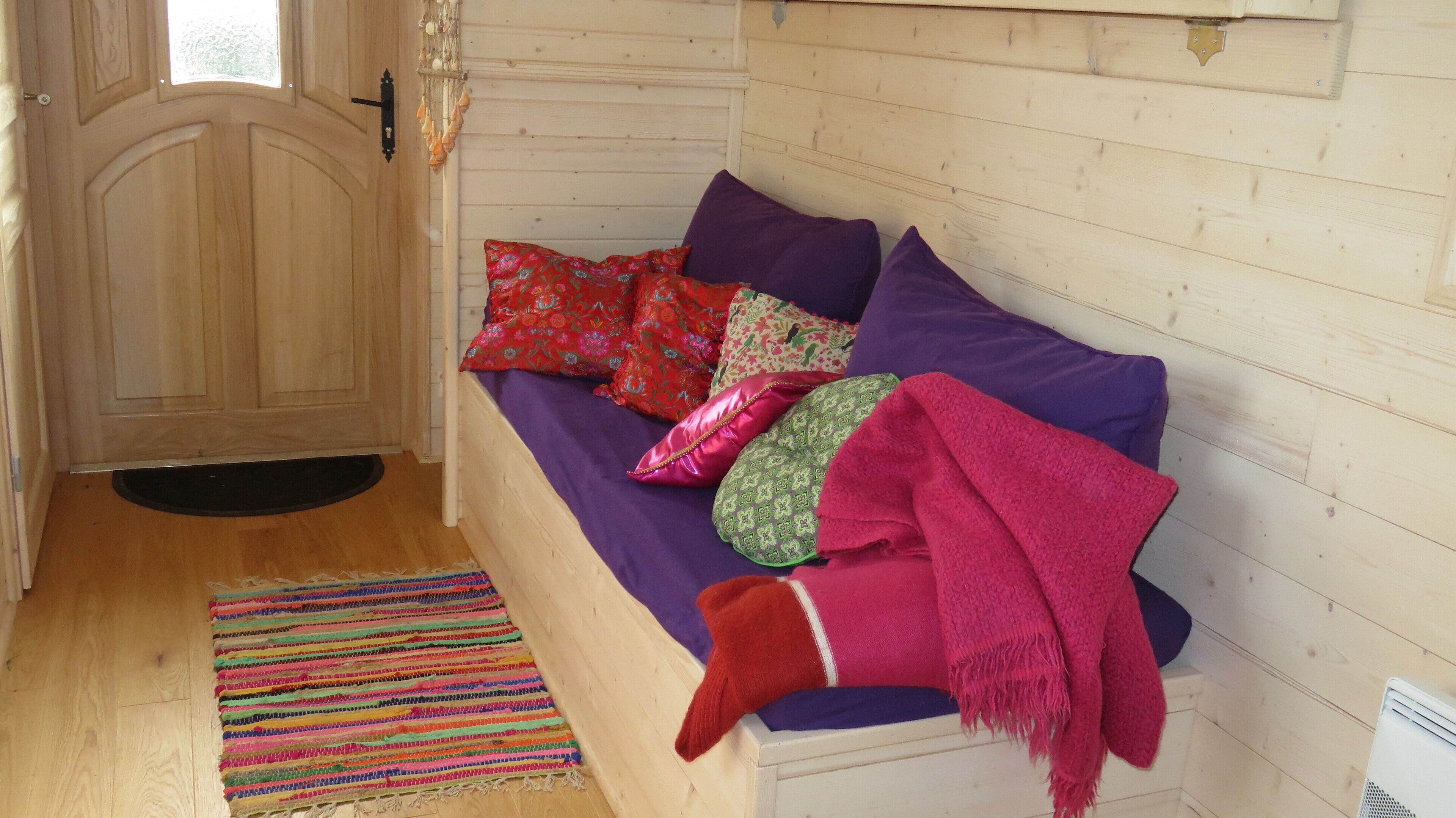 - 10% for a 7-night Easter holiday stay