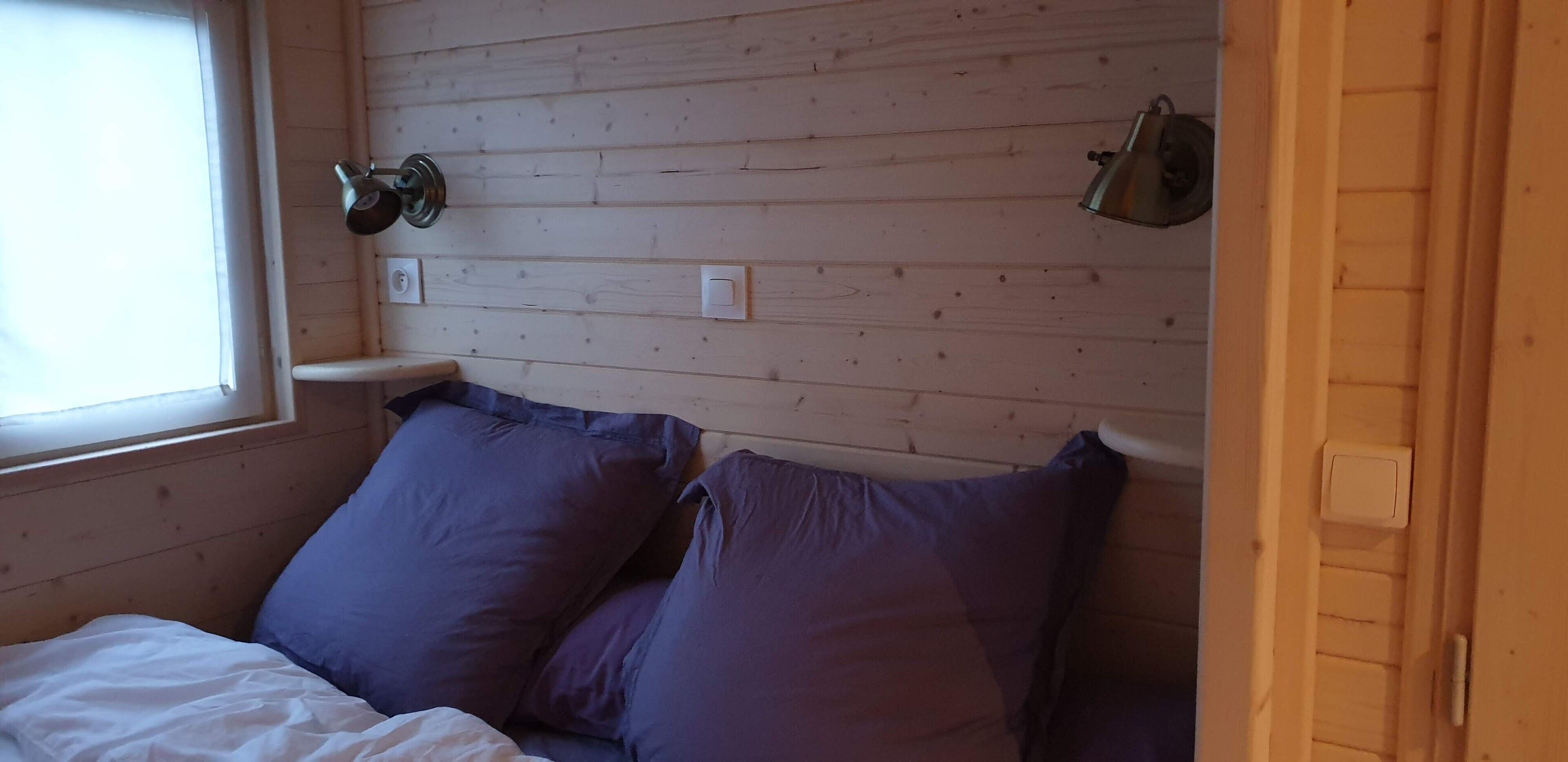 - 10% for a 7-night Easter holiday stay