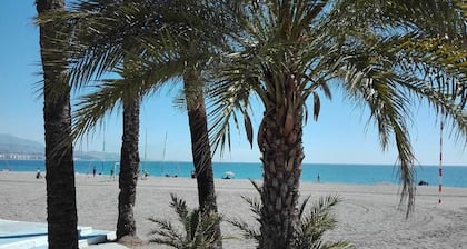 Apartment Benalmadena, 2 MINS TO THE BEACH Santa Ana !!