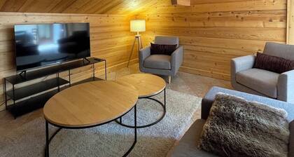 Large, comfortable apartment in an exceptional location near the village and ski slopes.