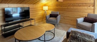 Large, comfortable apartment in an exceptional location near the village and ski slopes.