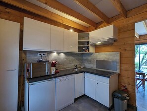 Fridge, microwave, oven, stovetop - Cottages to Orient - Chalet Nature (Géraudot)