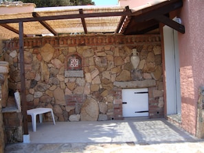 Exterior detail - Tizzano, villa with individual garden. (Sartène)