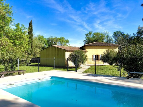Einstöckige Villa, 4 Schlafzimmer, Swimmingpool, in der Nähe der Strände des Golfs von Saint Trop