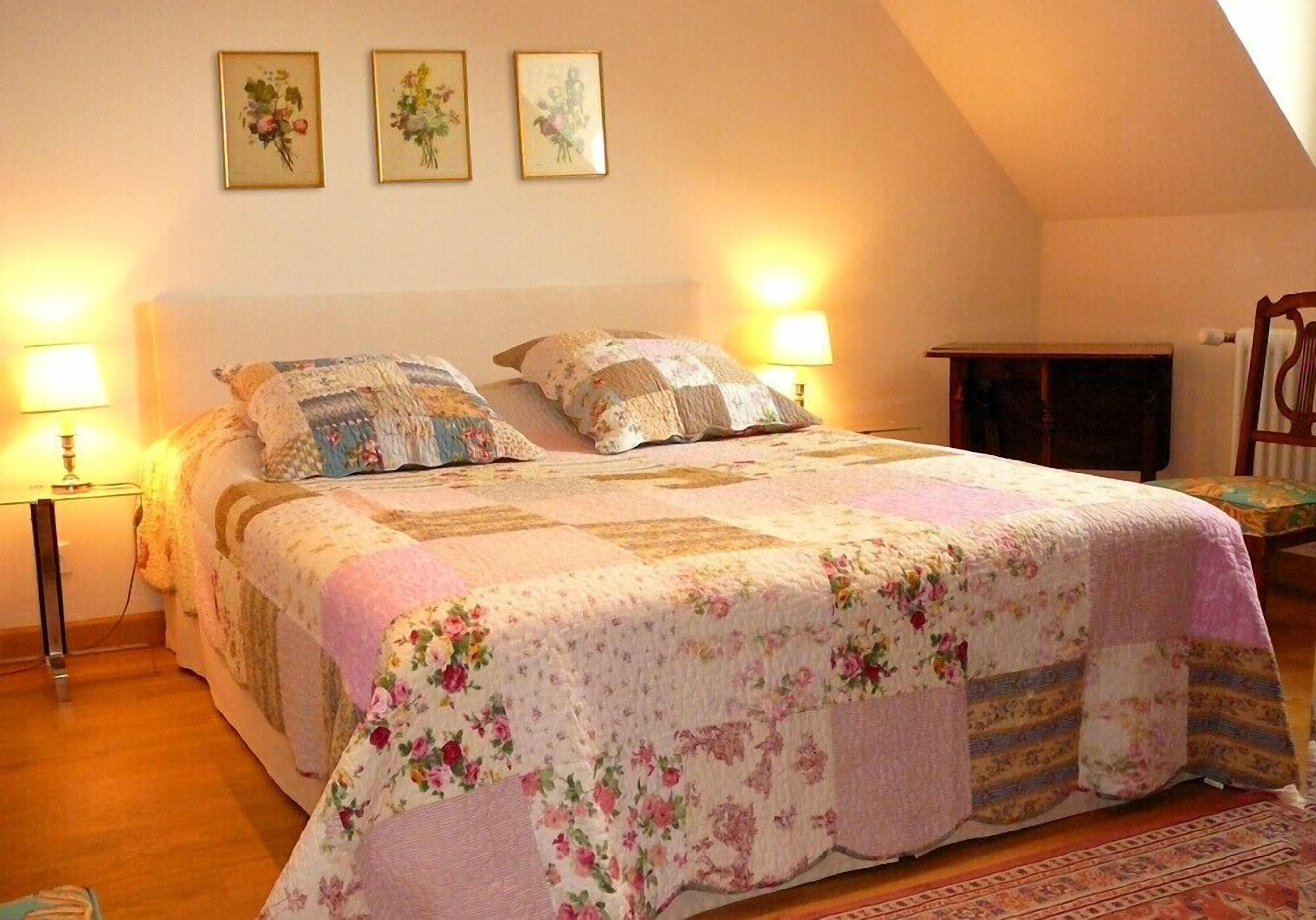 3 chambres, fer et planche à repasser, Wi-Fi gratuit, draps fournis