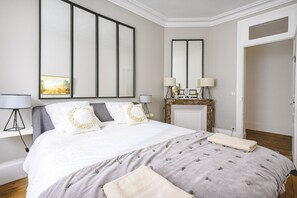 2 bedrooms, desk, iron/ironing board, travel cot