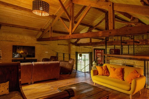 Farmhouse well renovated with heated pool, Jacuzzi, sauna, home cinema