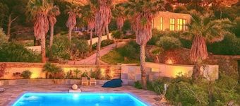 Korsika, flotte fasiliteter for villa med sjøutsikt