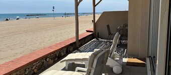  VILLA / HOUSE THE WATERFRONT SEAVIEW