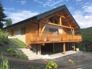 Exterior - country cottage (Coise-Saint-Jean-Pied-Gauthier)