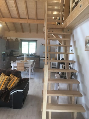 TV, books, stereo - country cottage (Coise-Saint-Jean-Pied-Gauthier)