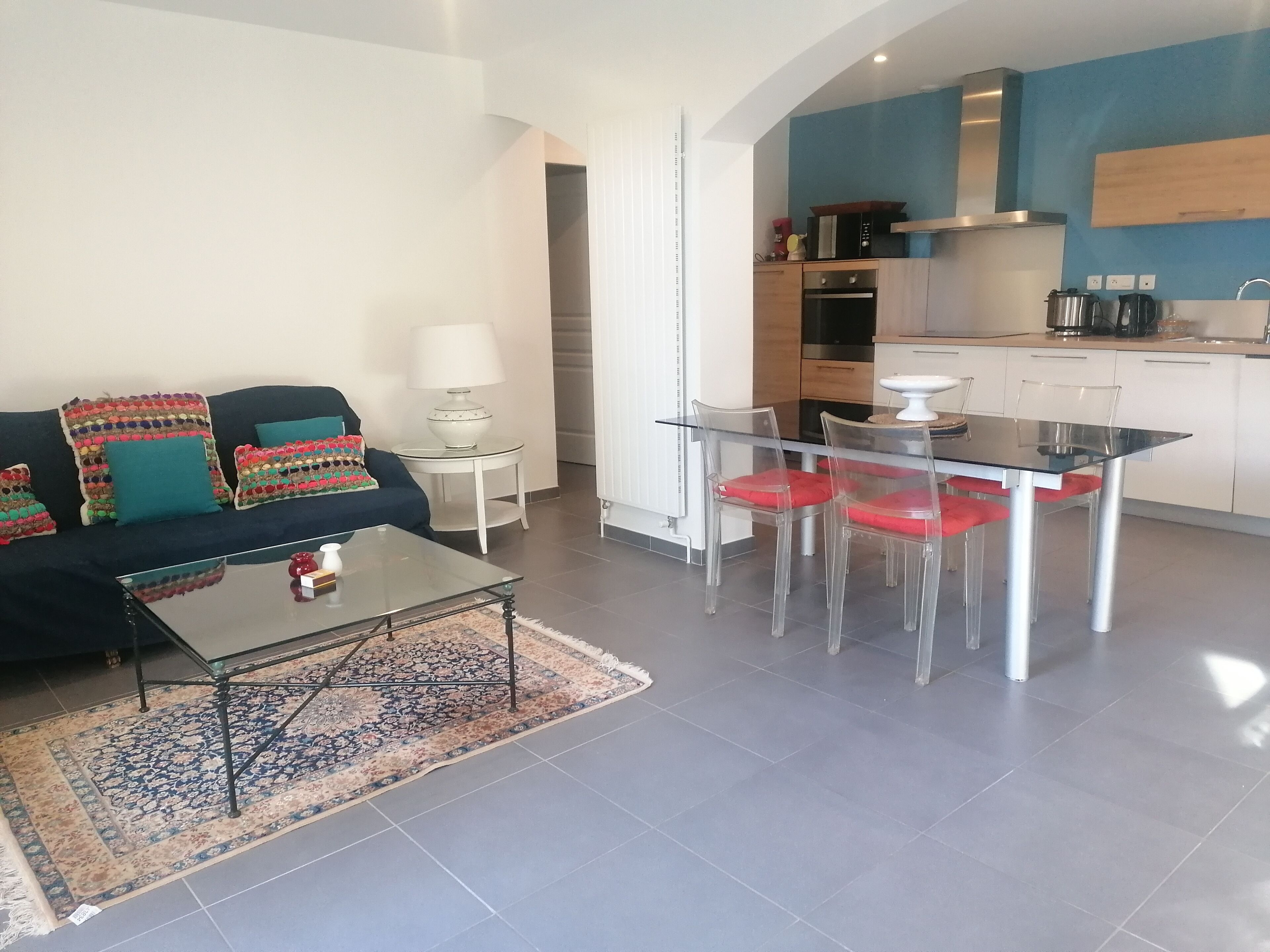 Apartment 70 m² 2 bedrooms, pool Aix en Provence equipped kitchen, climate