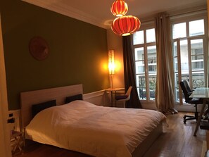 3 chambres, fer et planche à repasser, Wi-Fi, draps fournis