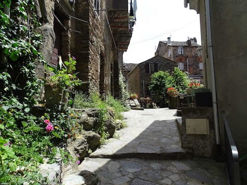Family apartment in the heart of a typical village in Haute Corse 
