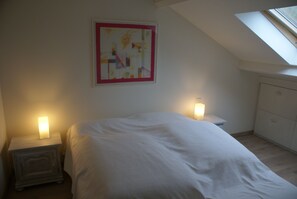 3 chambres, fer et planche à repasser, Wi-Fi, draps fournis