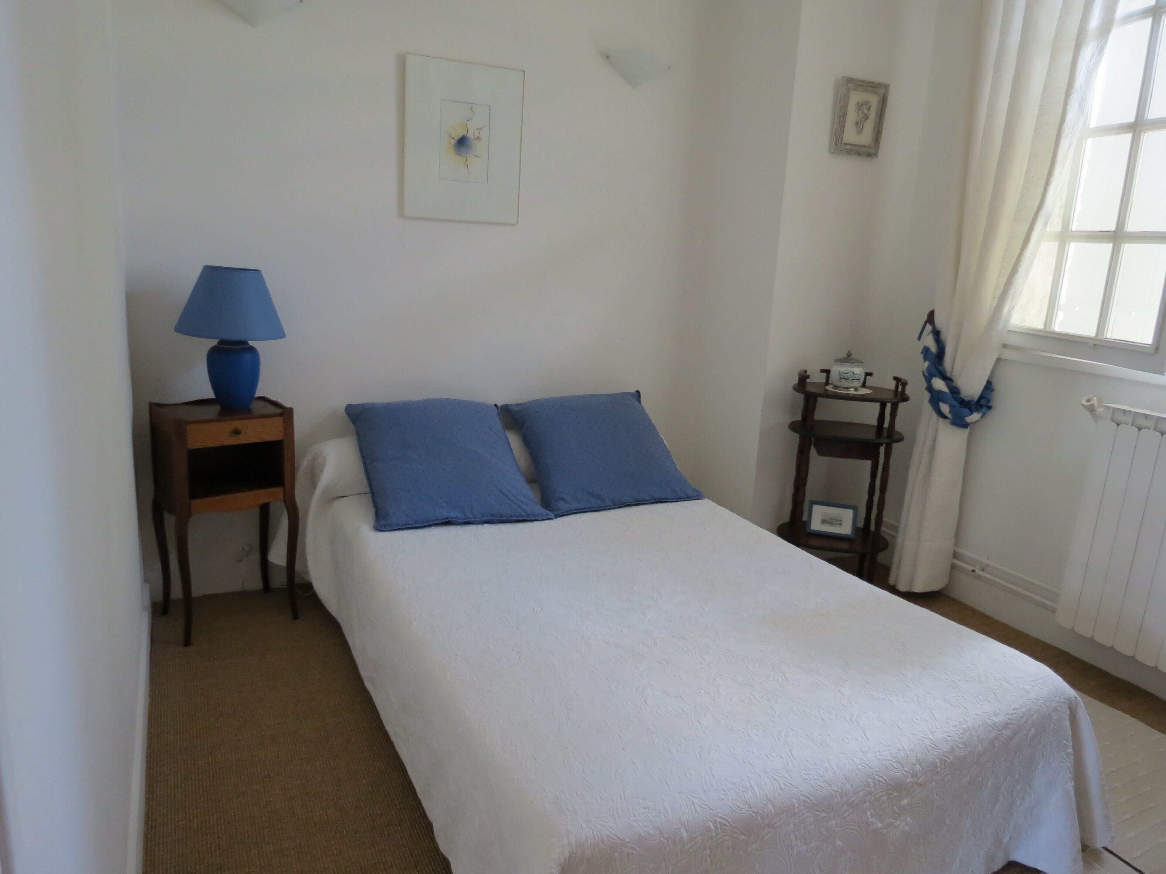 Charming stone house in a park with trees on the hillsides of Bordeaux