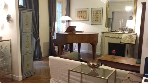 appartement d'artiste avec piano 80 m2, artist appartment with piano