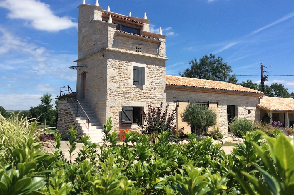 unusual cottage in a dovecote 4 people