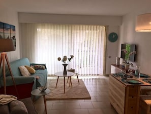 TV - New studio 3 people - Absolute calm - Ponteil & Salis Beaches (Antibes)